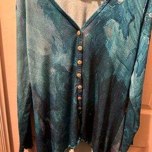 A 106  SOFT SURROUNDINGS TUNIC TOP